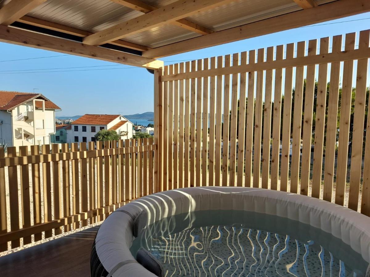 Apartament Tiny House Lily With Jacuzzi Sveti Filip i Jakov Zewnętrze zdjęcie