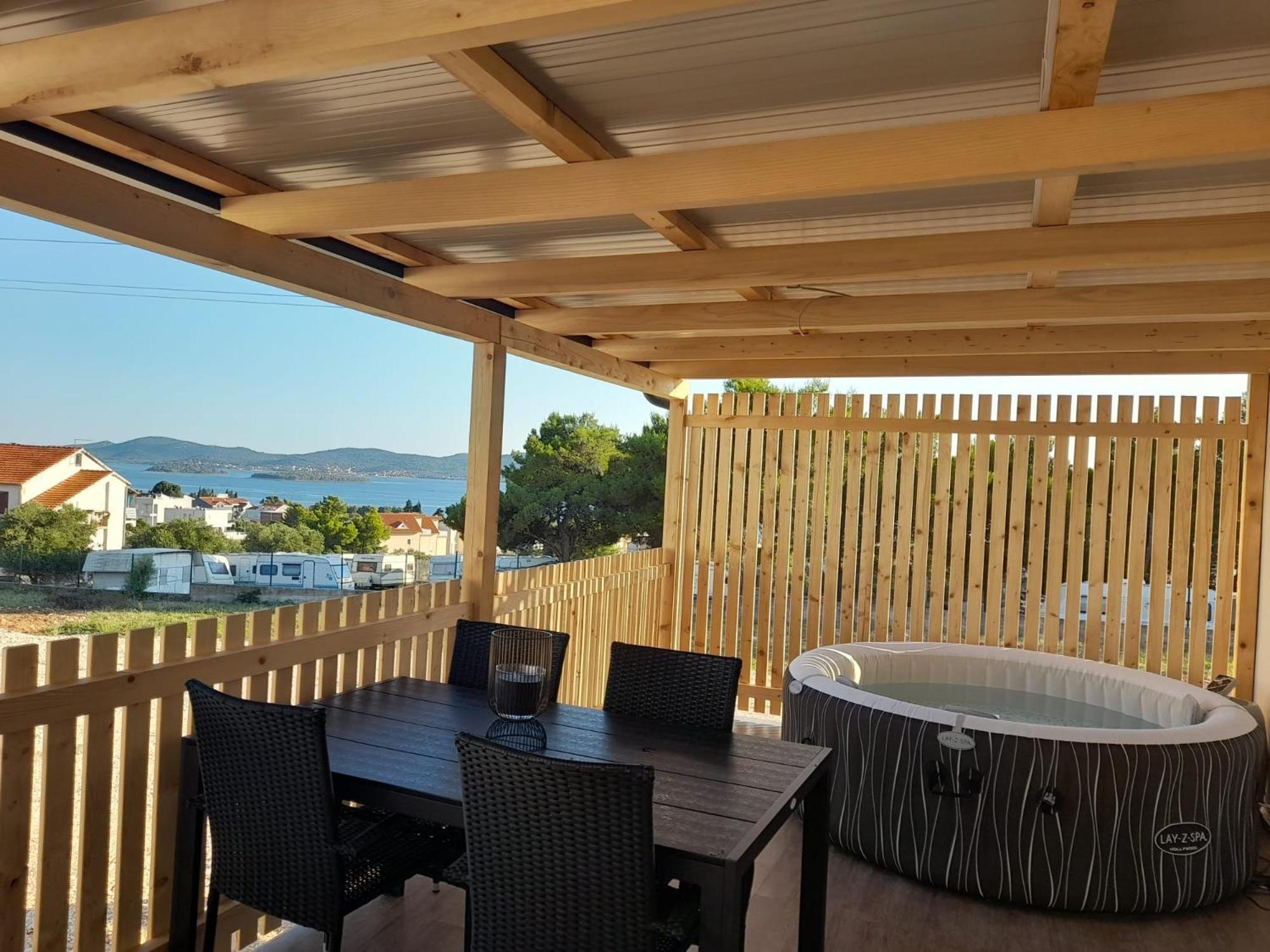 Apartament Tiny House Lily With Jacuzzi Sveti Filip i Jakov Zewnętrze zdjęcie