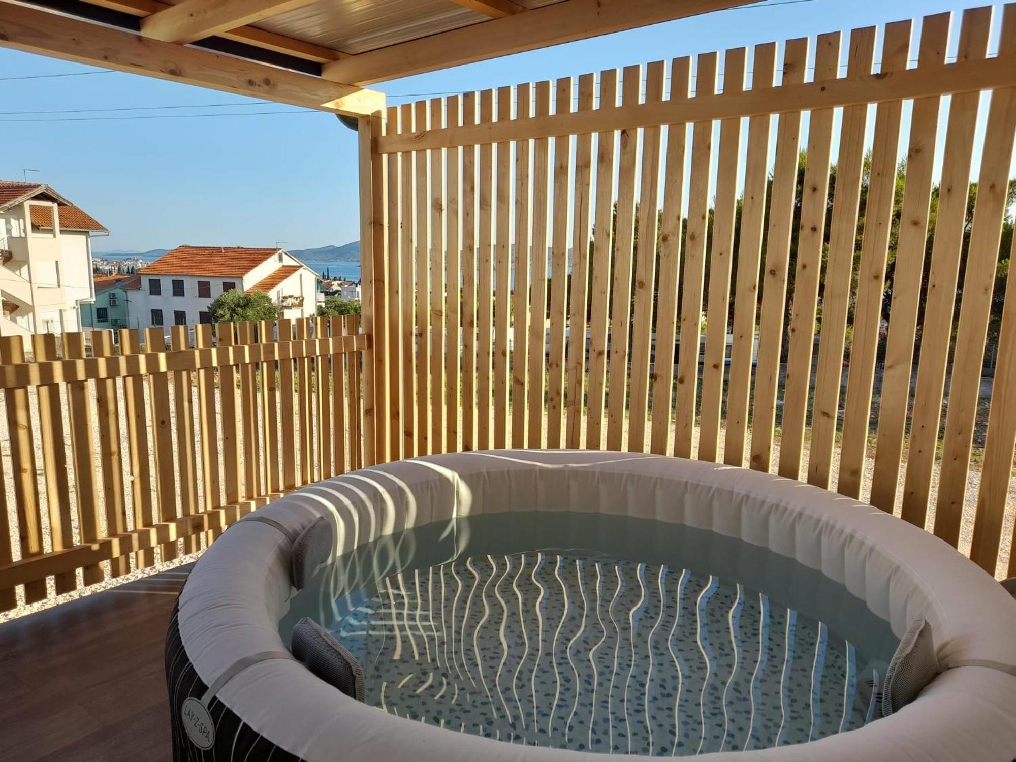 Apartament Tiny House Lily With Jacuzzi Sveti Filip i Jakov Zewnętrze zdjęcie