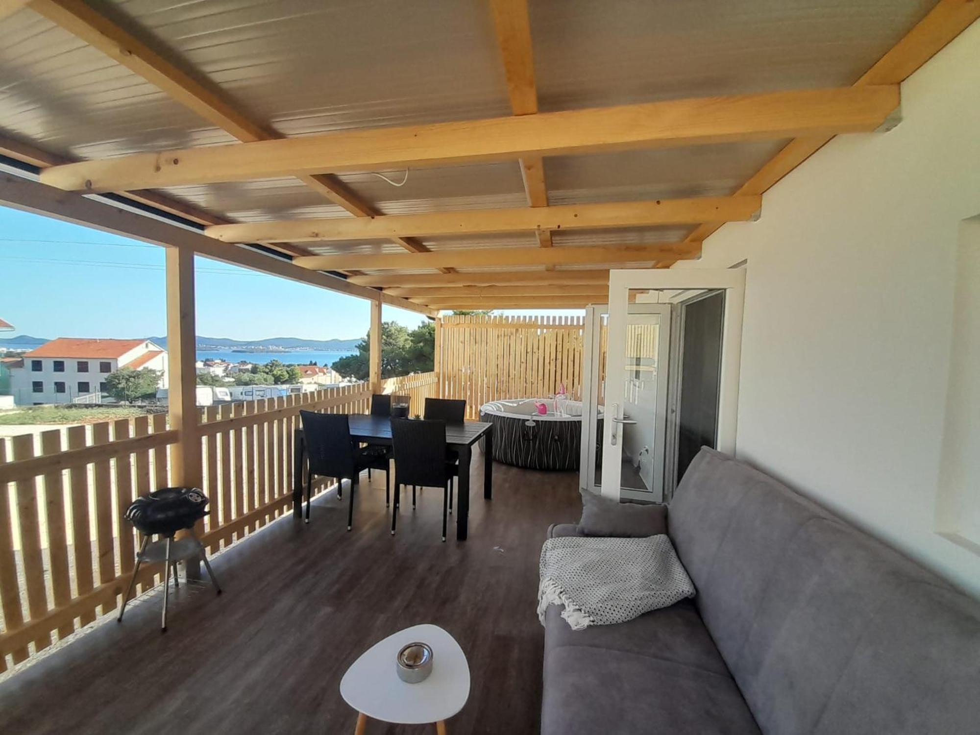 Apartament Tiny House Lily With Jacuzzi Sveti Filip i Jakov Zewnętrze zdjęcie