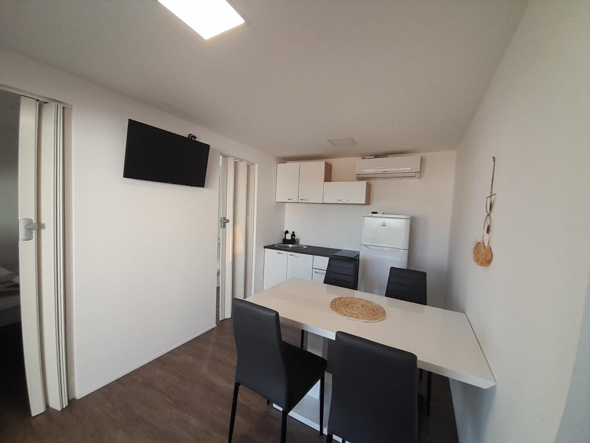 Apartament Tiny House Lily With Jacuzzi Sveti Filip i Jakov Zewnętrze zdjęcie
