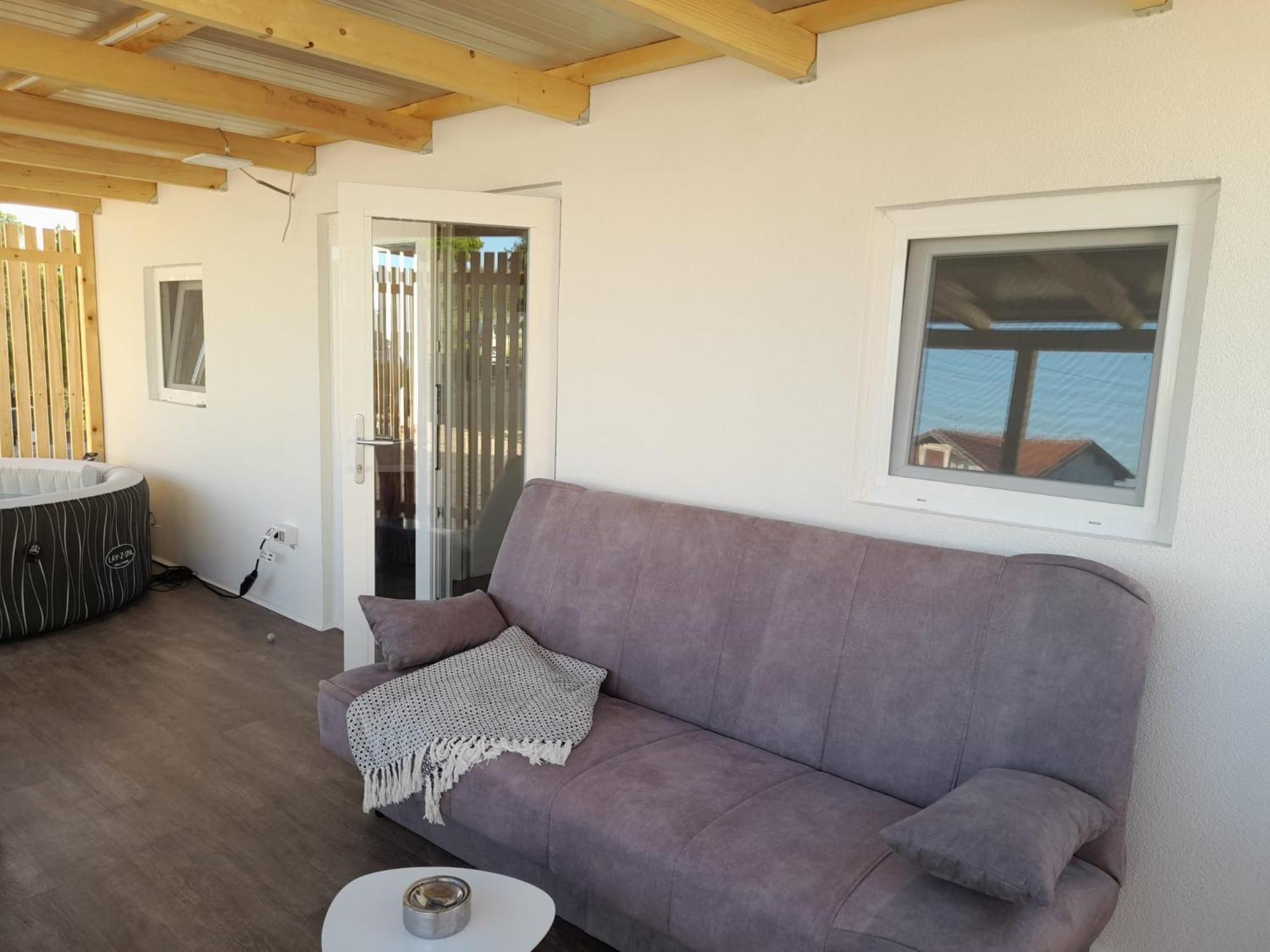 Apartament Tiny House Lily With Jacuzzi Sveti Filip i Jakov Zewnętrze zdjęcie